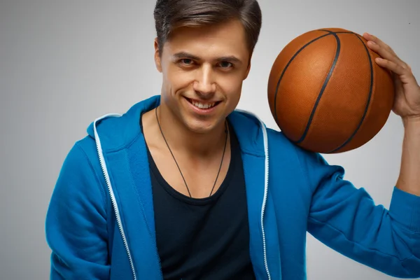 Portret młodzieńca koszykarz — Zdjęcie stockowe