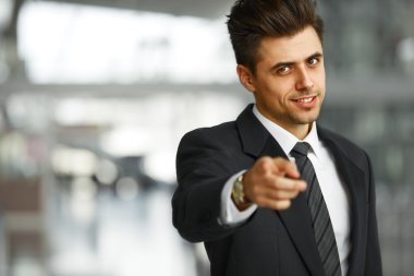 Sana işaret eden işadamı