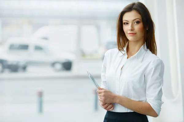 Business Woman Holding a Tablet Computer. — Stock Photo, Image