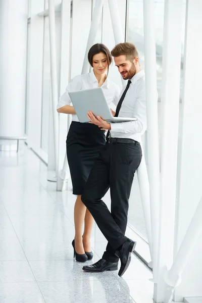 Gente de negocios trabajando juntos. Equipo de negocios — Foto de Stock