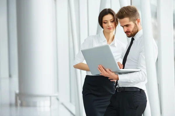 Gente de negocios trabajando juntos. Equipo de negocios — Foto de Stock