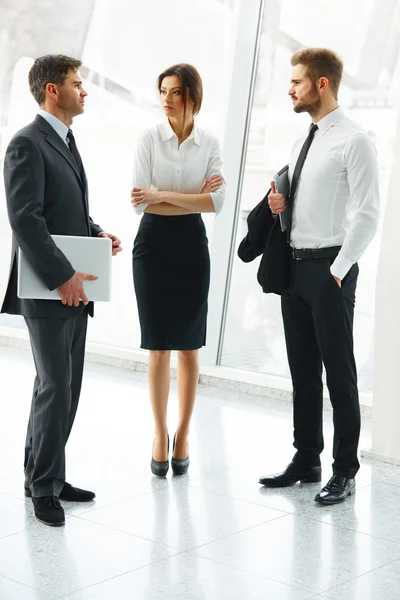 Business People. Successful business partners discuss project — Stock Photo, Image