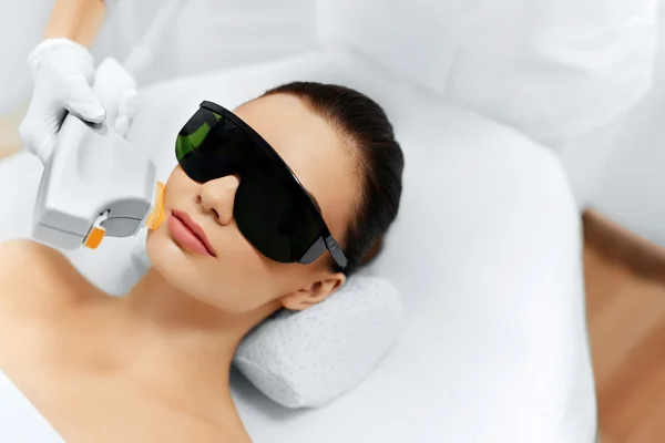 Skin Care. Face Beauty Treatment. IPL. Photo Facial Therapy. Ant — Stockfoto