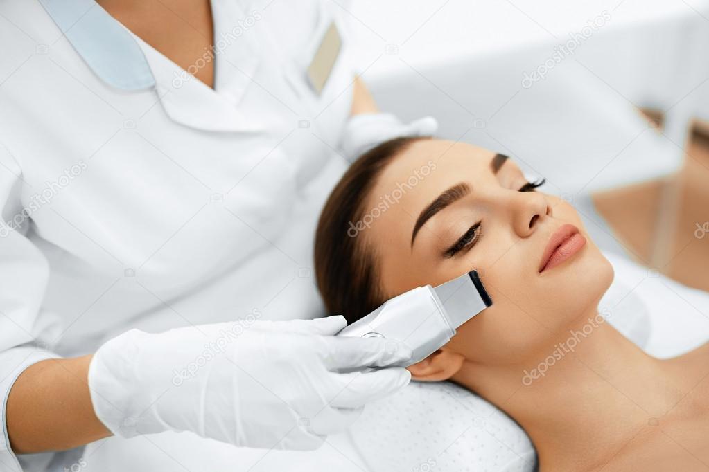 Skin Care. Ultrasound Cavitation Facial Peeling. Skin Cleansing 