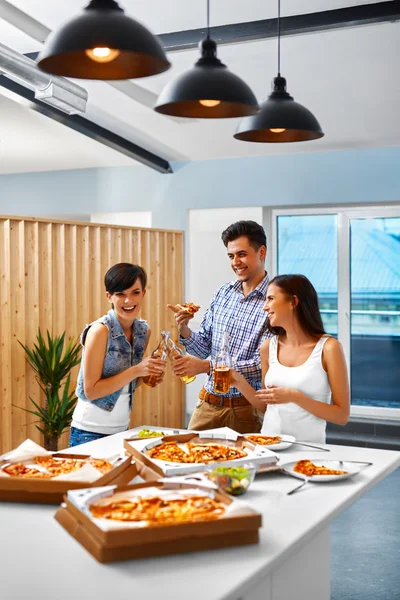 Celebration. Friends Having Dinner Party. Eating Pizza, Drinking — Stock Photo, Image