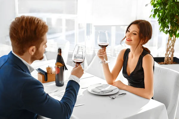 Celebration. Romantic Couple In Love Cheering, Having Dinner. Re — Stock Photo, Image