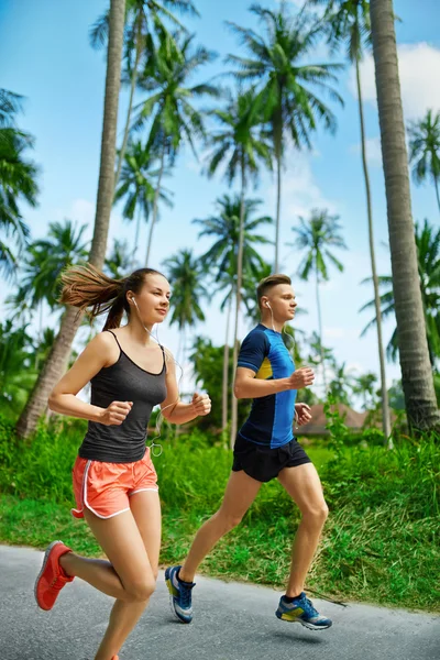 Aptidão. Fit Athletic Couple Running. Corredores a correr. Desporto. H — Fotografia de Stock