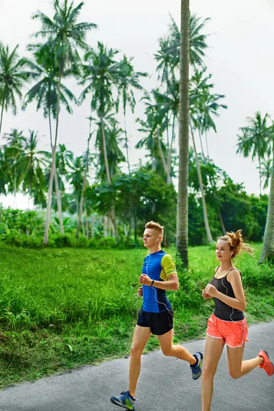 Aptidão. Fit Athletic Couple Running. Corredores a correr. Desporto. H — Fotografia de Stock