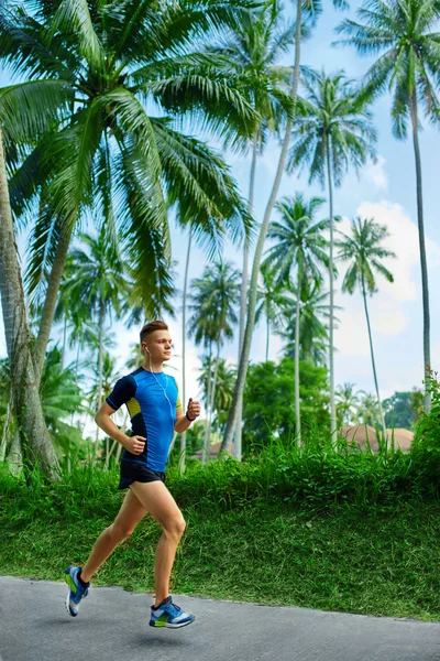 Deportes. Sporty Runner Running. Entrenamiento de corredores, trotar. Aptitud — Foto de Stock