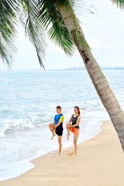 Fitness egzersizleri. Çift germe. Egzersiz atlet. Spor