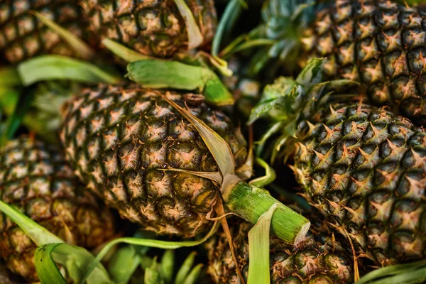 Frutas. Alimento crudo saludable. Piñas ecológicas. Nutrición, Vitamina — Foto de Stock