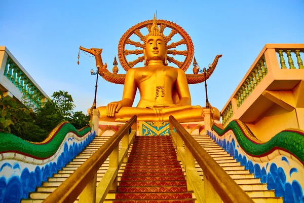 Religião, Tailândia. Wat Phra Yai, Grande Templo de Buda em Samui . — Fotografia de Stock