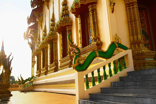 Architecture Of Asia. Oriental Dragon Sculpture In Buddhist Temp — Φωτογραφία Αρχείου