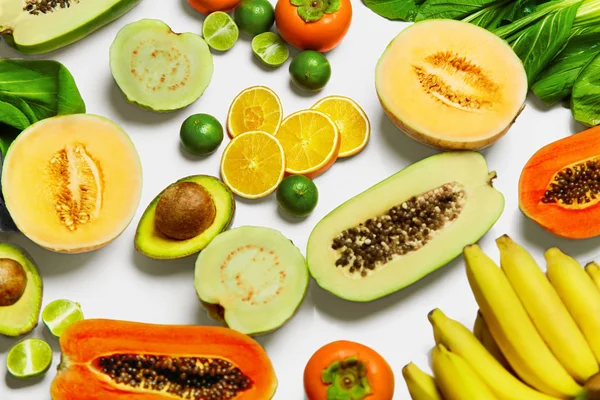 Здоровая пища. Органические овощи, фрукты. Ингредиенты питания — стоковое фото