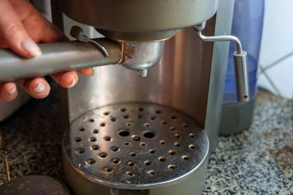 Espresso Machine Grounded Coffee Hands — Stock Photo, Image
