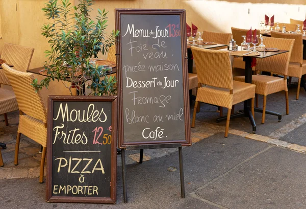 Street restaurang i Frankrike — Stockfoto