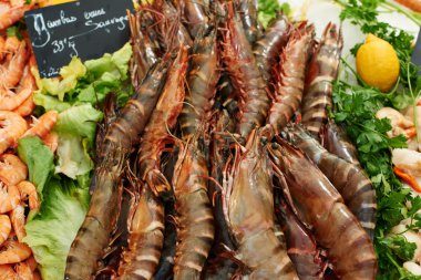 Pazar taze karides