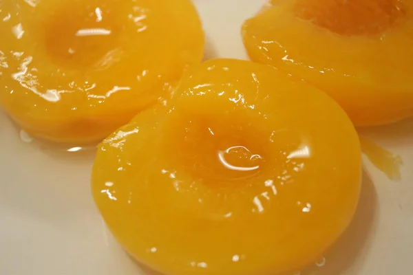 Closeup High Angle View Selective Focus Yellow Peaches Slices Canned — Stock Photo, Image