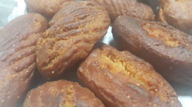 Khajoor 'un Pakistan ve Afganistan' da yaptığı geleneksel tatlı fırınının yakın görüntüsü. Khajoor fırın tatlısının yemek geçmişi.