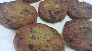 Lezzetli kızarmış kebap, Asya fast food tarifi. Metin ve reklamlar için yiyecek arkaplanı