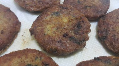 Lezzetli kızarmış kebap, Asya fast food tarifi. Metin ve reklamlar için yiyecek arkaplanı