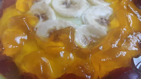 Savoureux Crème Anglaise Crémeuse Avec Des Morceaux Banane Superposés Sur — Photo