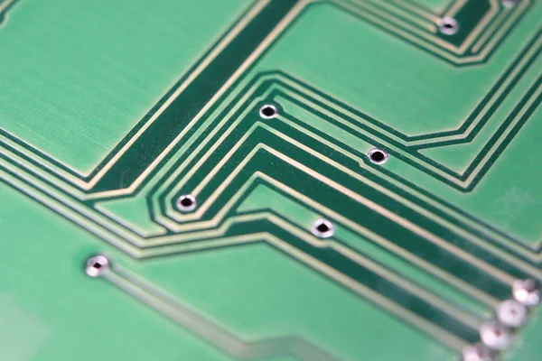 Placa Eletrônica Com Linhas Circuito Chip Vista Macro Placa Verde — Fotografia de Stock