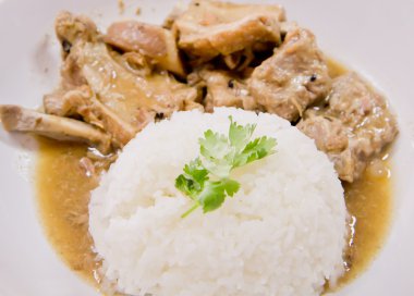 Domuz pirzola tatlı sos ile kapatmak