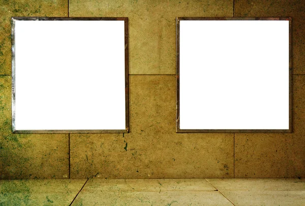 Boş beyaz izole çerçeve duvarında, gece çekimi