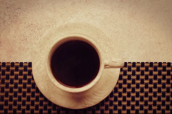 Xícara branca de café escuro — Fotografia de Stock