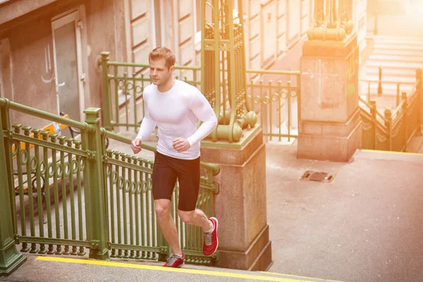 Outdoor fitness concept in the city — Stock Photo, Image