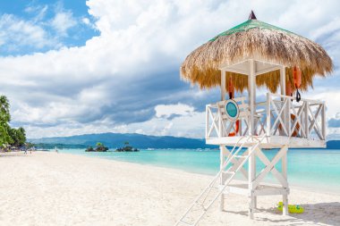 Saf su ve beyaz kum Boracay