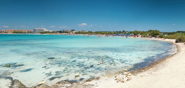 Beautiful beach on the southern coast of Italy — Stock Photo, Image