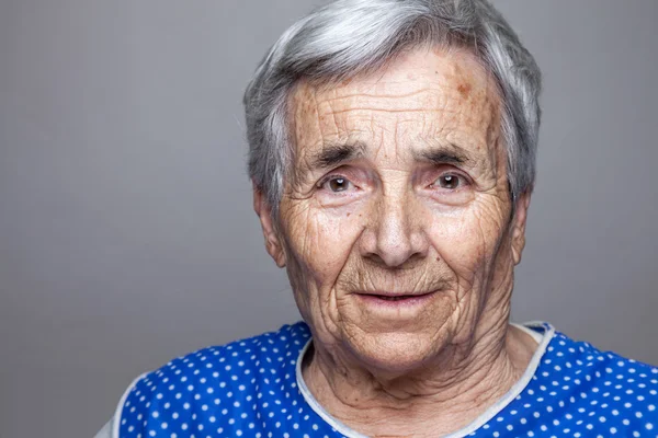 Portrait of an elderly woman — Stock Photo, Image