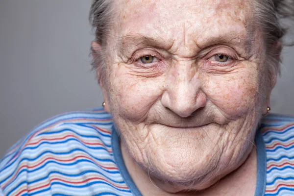 一个老年妇女的画像 — 图库照片