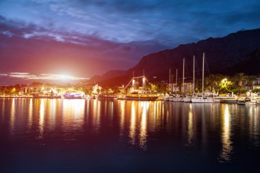 Makarska Riviera Hırvatistan gece