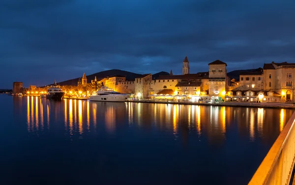 Antigua ciudad costera Trogir en Croacia — Foto de Stock
