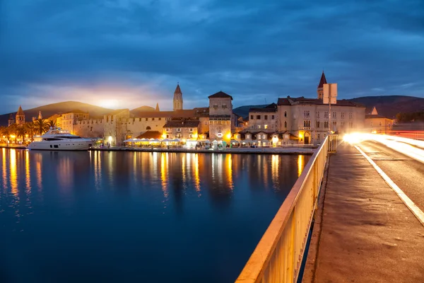 Antigua ciudad costera Trogir en Croacia — Foto de Stock