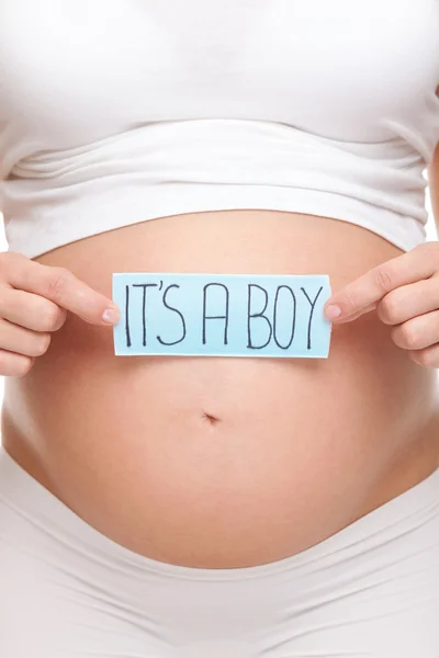 Mujer embarazada esperando un bebé niño — Foto de Stock