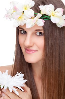 Uzun düz saçları güzel esmer