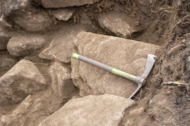 Arkeolojide ağır kazılar için temel araç Arkeolog Penası