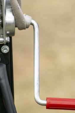 Bir vinçte kırmızı saplı bir kol, Endüstriyel Ekipman