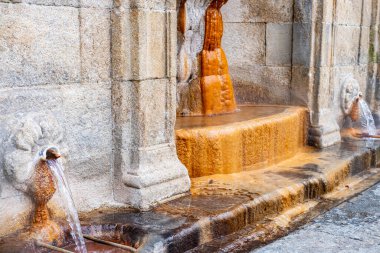 Tarihi Termal Su Çeşmesi Duvarı 'nın ön görüntüsü Miras Konsepti, Burgaz in Ourense. galiçya