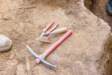 Kuru toprakta yatan kirli alan çalışma araçları Araştırma Kavramı