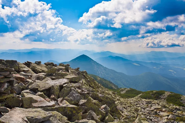 在 hdr 山 — 图库照片