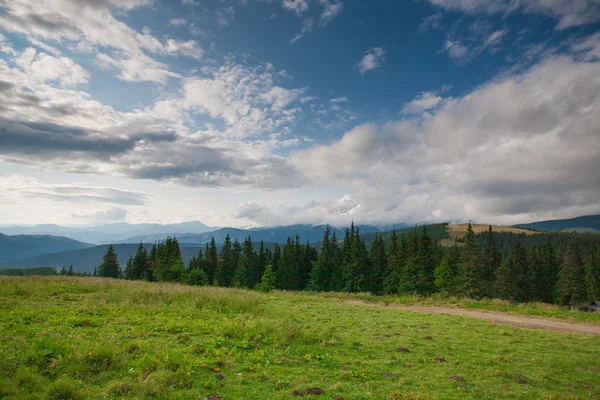 Pasmo górskie Karpat — Zdjęcie stockowe