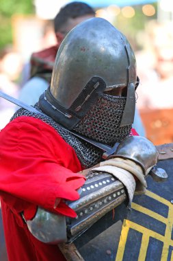 Savaştan önce bir ortaçağ şövalye. Portre