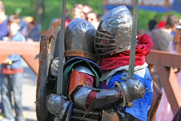 The Medieval knights in the battle — Stock Photo, Image