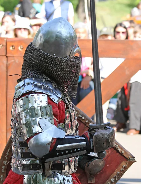 Średniowieczny rycerz podczas bitwy — Zdjęcie stockowe