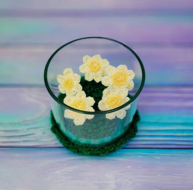 Camdan El Yapımı Yeşil Tarlada Örgü Örme Çayırı Papatya Çiçekli Ev Dekoru